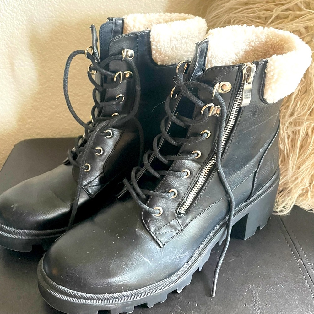 Faux Sherpa Leather Just Fab Lug Moto boots sz 10